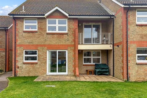 2 bedroom property for sale, Sea Road, Rustington BN16
