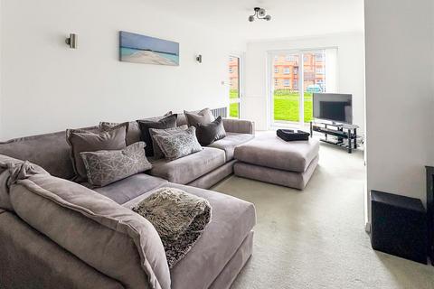 2 bedroom property for sale, Sea Road, Rustington BN16