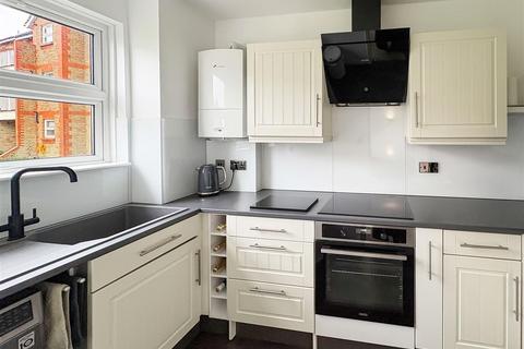 2 bedroom property for sale, Sea Road, Rustington BN16