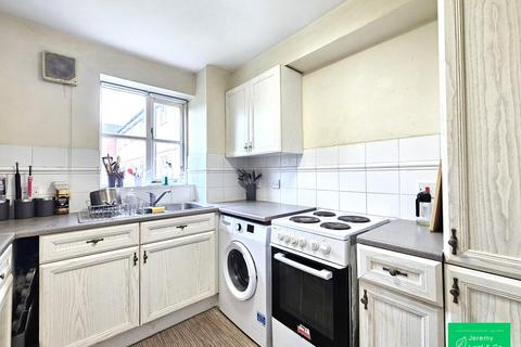 2 bedroom flat to rent, 25 Simms Gardens, N2 8