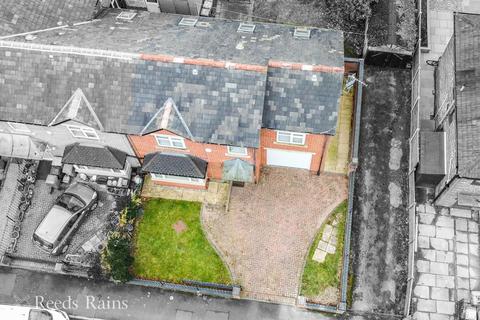 4 bedroom end of terrace house for sale, Catterick Road, Greater Manchester M20