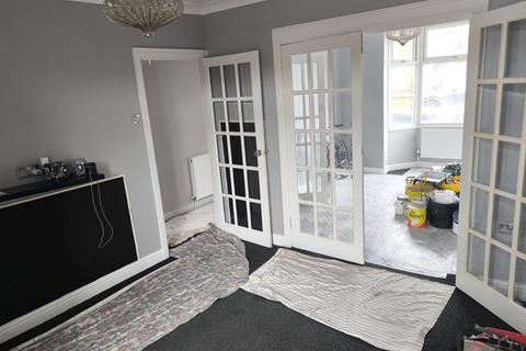 undefined, 3 Bedroom Terrace House Queens Park Bedford