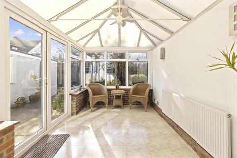 4 bedroom semi-detached house for sale, Eastbourne Road, Willingdon, Eastbourne BN20