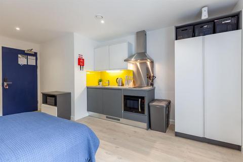 Studio to rent, Hockley, Nottingham NG1