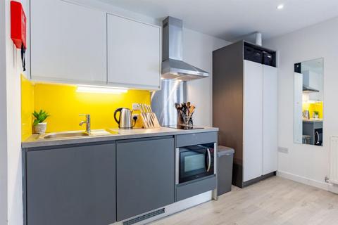 Studio to rent, Hockley, Nottingham NG1
