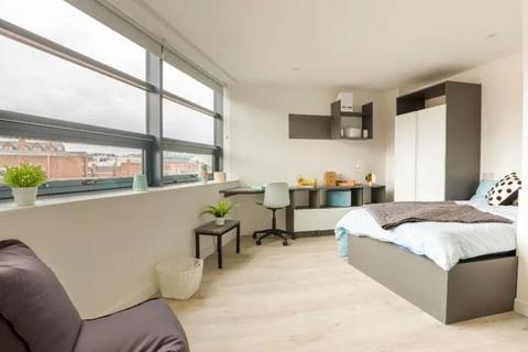 Studio to rent, Hockley, Nottingham NG1