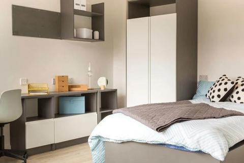 Studio to rent, Hockley, Nottingham NG1