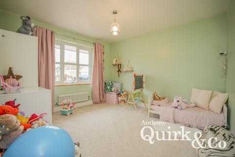 3 bedroom bungalow for sale, Meynell Avenue, Canvey Island, SS8