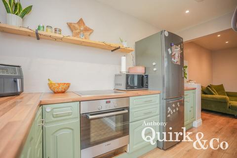 3 bedroom bungalow for sale, Meynell Avenue, Canvey Island, SS8