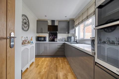 undefined, Meriden Walk, Park South SN3