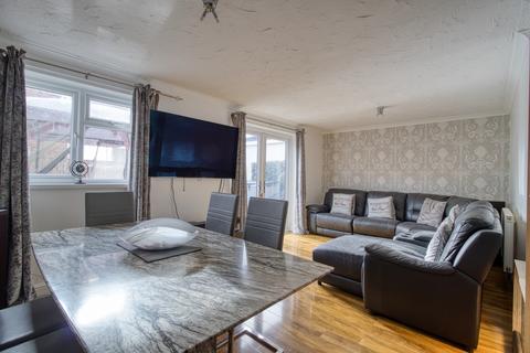 undefined, Meriden Walk, Park South SN3