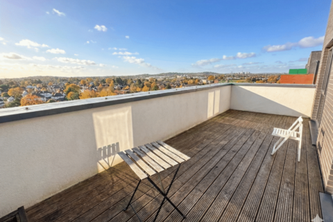2 bedroom flat to rent, Matthews Close, Wembley HA9