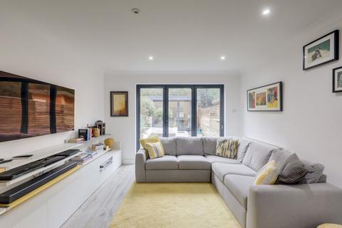 2 bedroom terraced house to rent, Lullingstone Lane, London, SE13