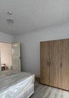 4 bedroom semi-detached house for sale, Watford Way, London NW4