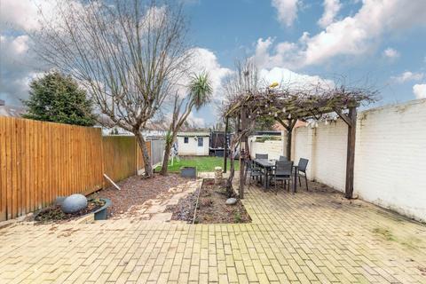 3 bedroom semi-detached house for sale, Morden Way, Sutton