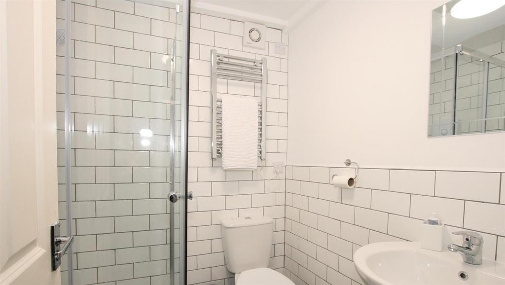 Bathroom 2  - Copy.jpg
