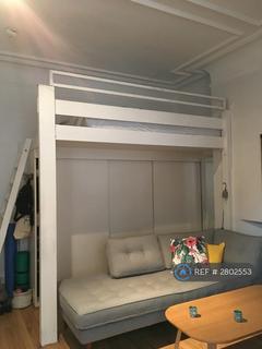 Studio to rent, Glenloch Road, London, NW3