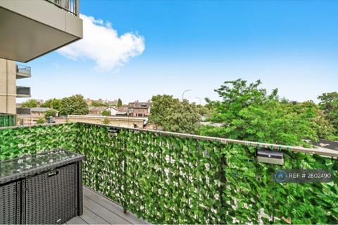 1 bedroom flat to rent, Grosvenor Court, London, SE6