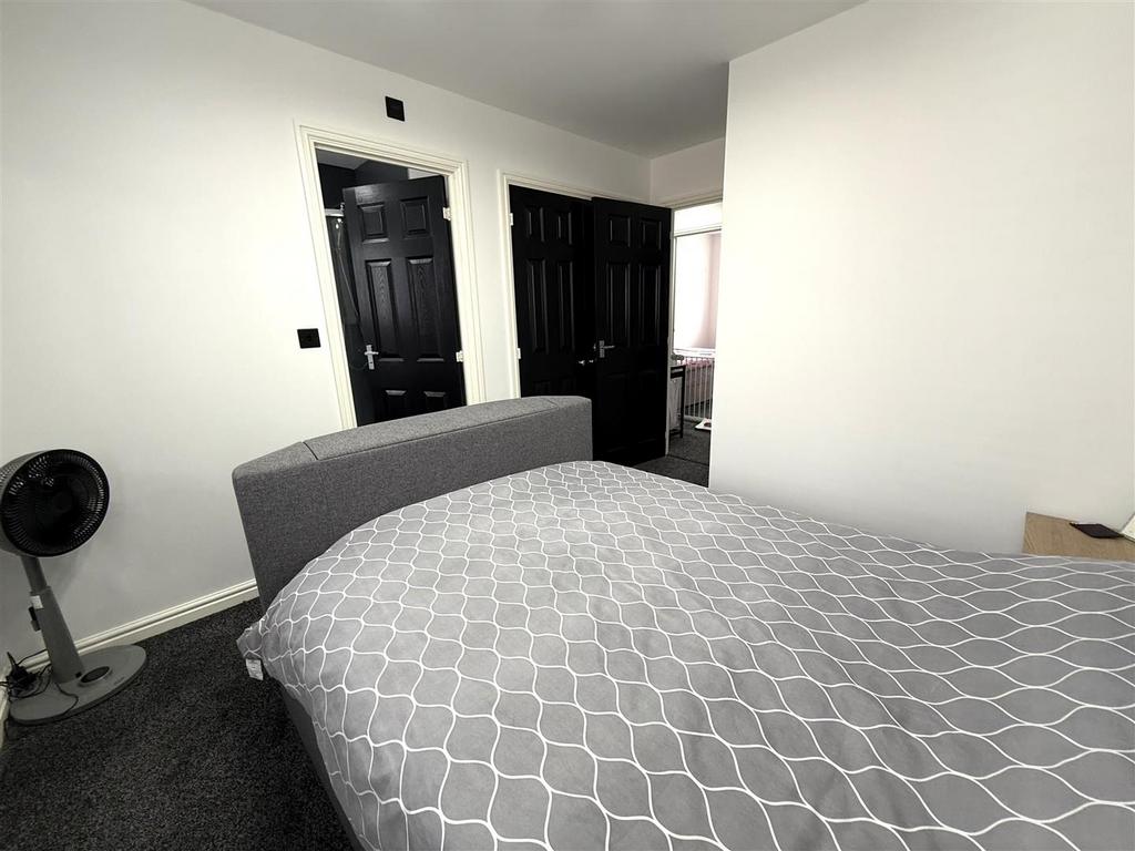 21 lang bed 2.jpeg