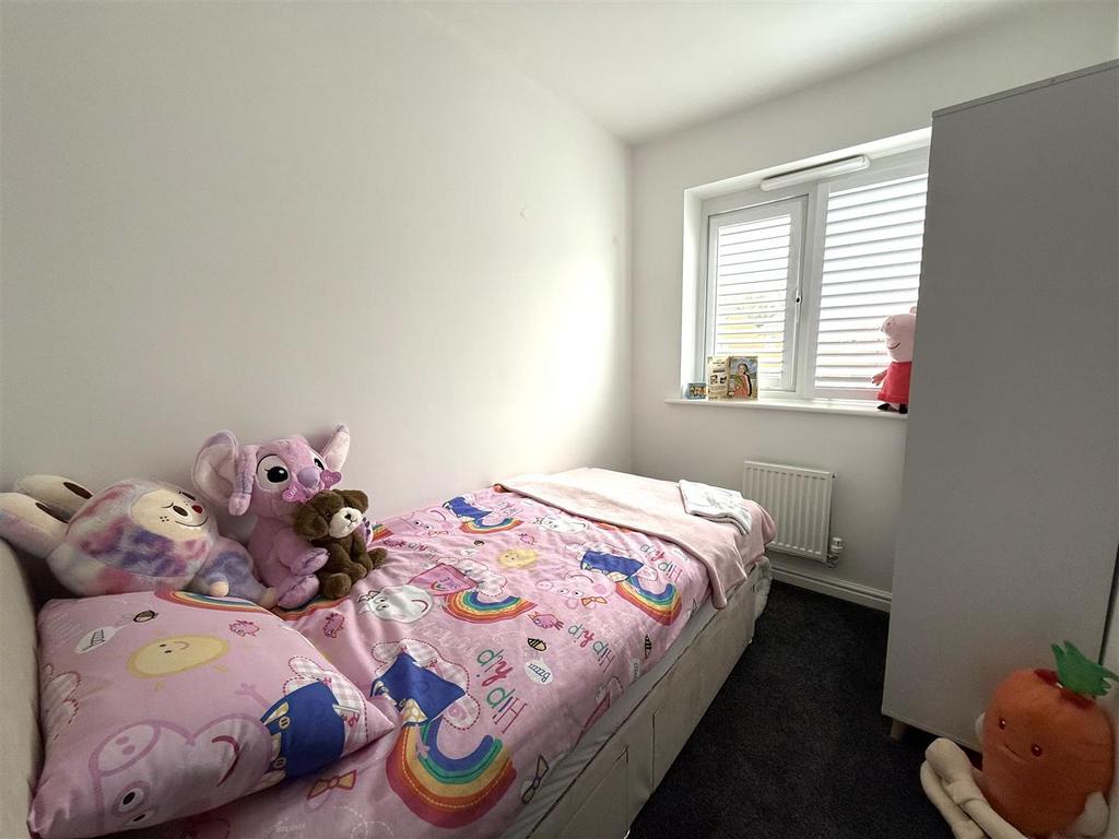 21 lang bed r.jpeg