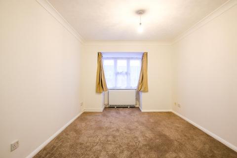 1 bedroom flat to rent, Barons Court, Whelan Way, Wallington, SM6