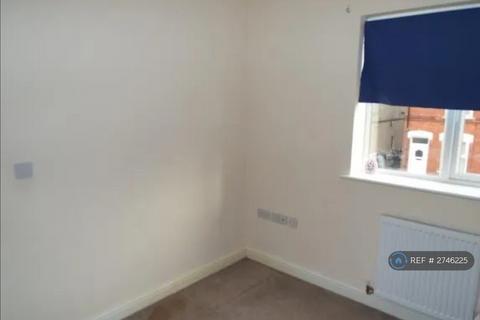 3 bedroom semi-detached house to rent, Phoenix Street, Sutton-In-Ashfield, NG17