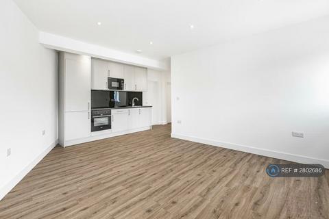 2 bedroom flat to rent, Alexandra Drive, Surbiton, KT5