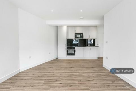 2 bedroom flat to rent, Alexandra Drive, Surbiton, KT5