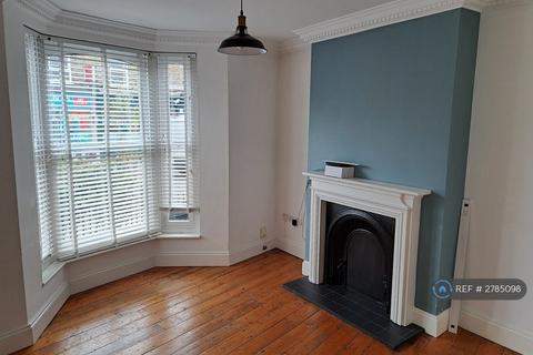 3 bedroom maisonette to rent, A, London, N16