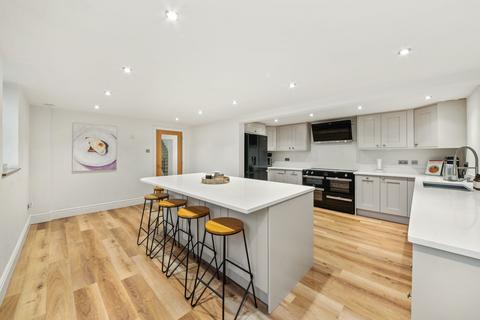4 bedroom semi-detached house for sale, Manor Road, Farnley Tyas, HD4