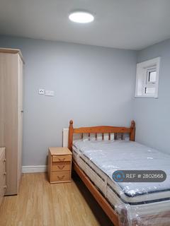 1 bedroom in a house share to rent, Stourbridge Road, Dudley, DY1