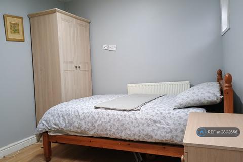 1 bedroom in a house share to rent, Stourbridge Road, Dudley, DY1