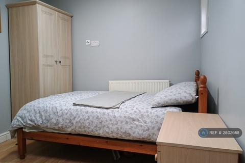 1 bedroom in a house share to rent, Stourbridge Road, Dudley, DY1