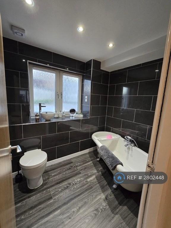 Mid Bathroom Large Bath