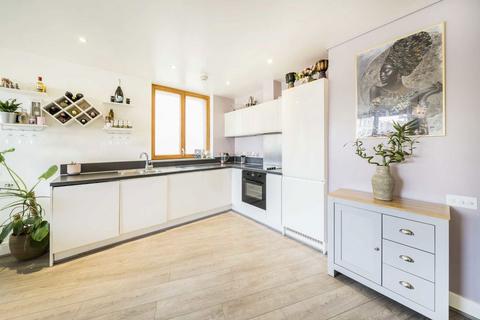 1 bedroom flat to rent, Freston Road, London W10