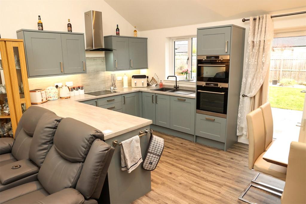 Living Room/Kitchen