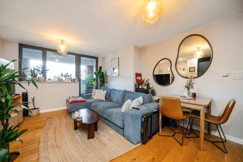 2 bedroom flat for sale, Well Street, London E9