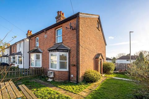 Lower Court Road, Epsom