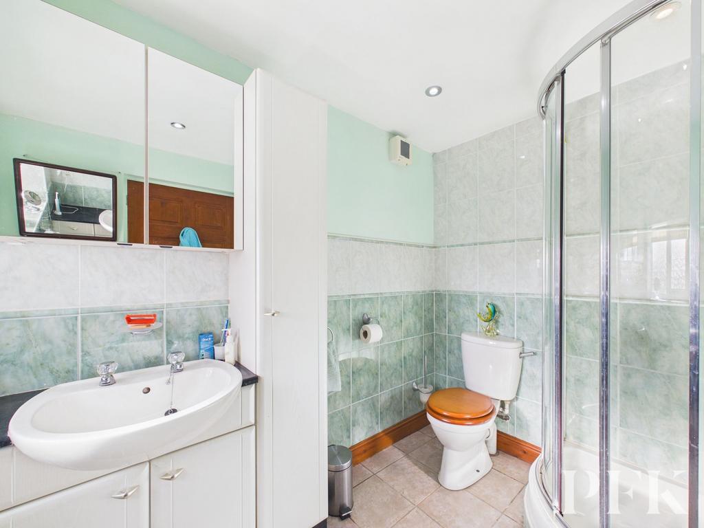 Bedroom 1 Ensuite