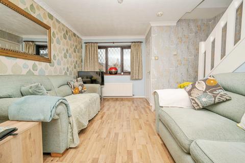 undefined, Dexter Close, Luton