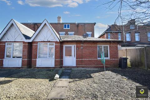 1 bedroom bungalow to rent - Park End Road, Gloucester