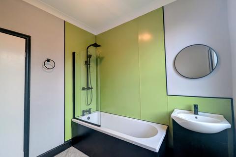 2 bedroom terraced house to rent, Vesper Terrace, Kirkstall, Leeds, West Yorkshire