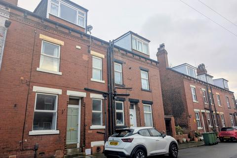 2 bedroom terraced house to rent, Vesper Terrace, Kirkstall, Leeds, West Yorkshire