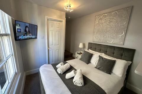 3 bedroom house to rent, Ship Street, Oxford, Oxfordshire, OX1