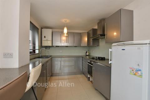 3 bedroom semi-detached house for sale, Gautrey Square, London E6