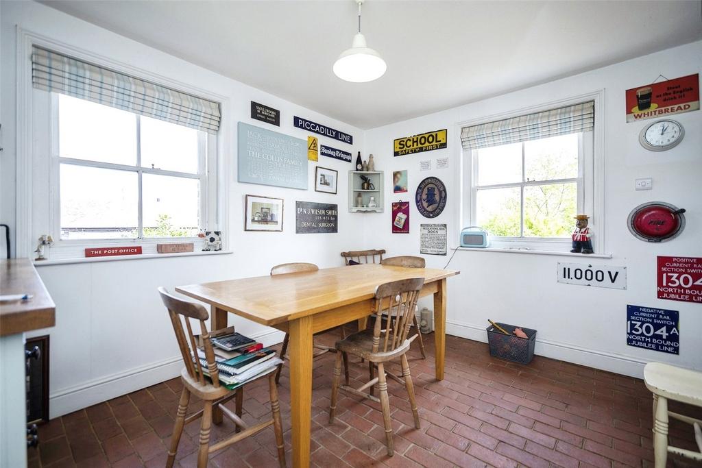 Breakfast Room