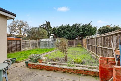 2 bedroom house for sale, Central Avenue, Enfield