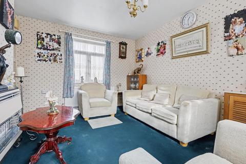 2 bedroom house for sale, Central Avenue, Enfield