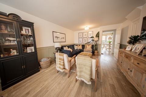 3 bedroom terraced house for sale, Elizabeth Road, Haywards Heath, RH16