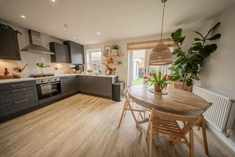 3 bedroom terraced house for sale, Elizabeth Road, Haywards Heath, RH16